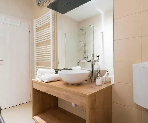 公寓 1 2 3 扎达尔